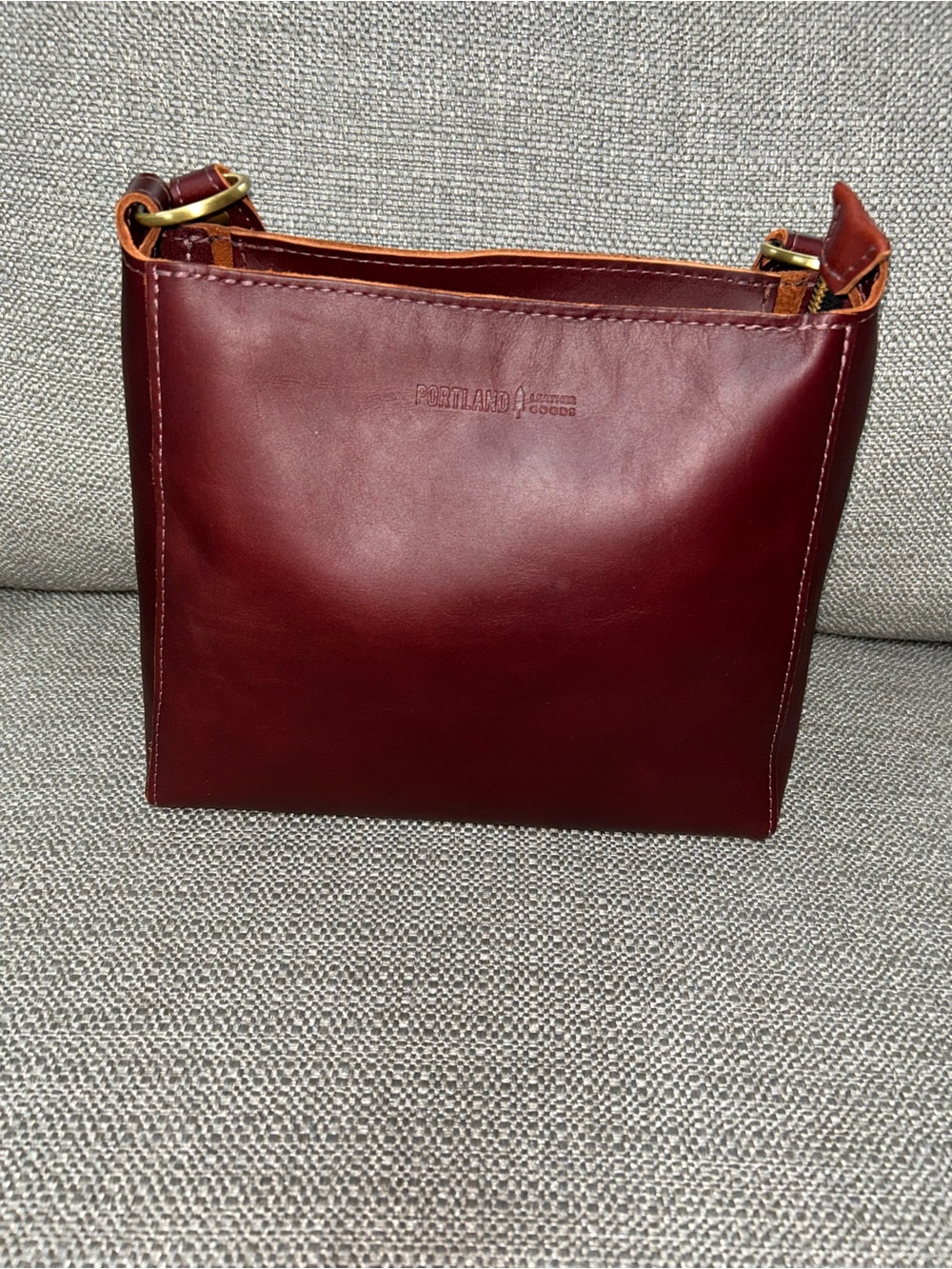 Portland Leather Small Triangle - Picture 3 of 5